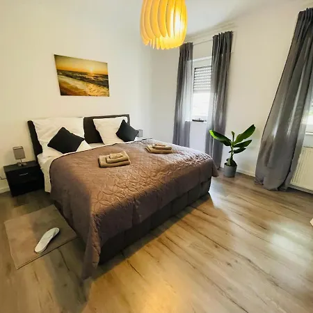 Gemuetlich*nespresso*netflix*arbeitsplatz*parkplatz דירה *